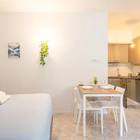- Front Station - At 2 Min - Wifi Apartament Lecco